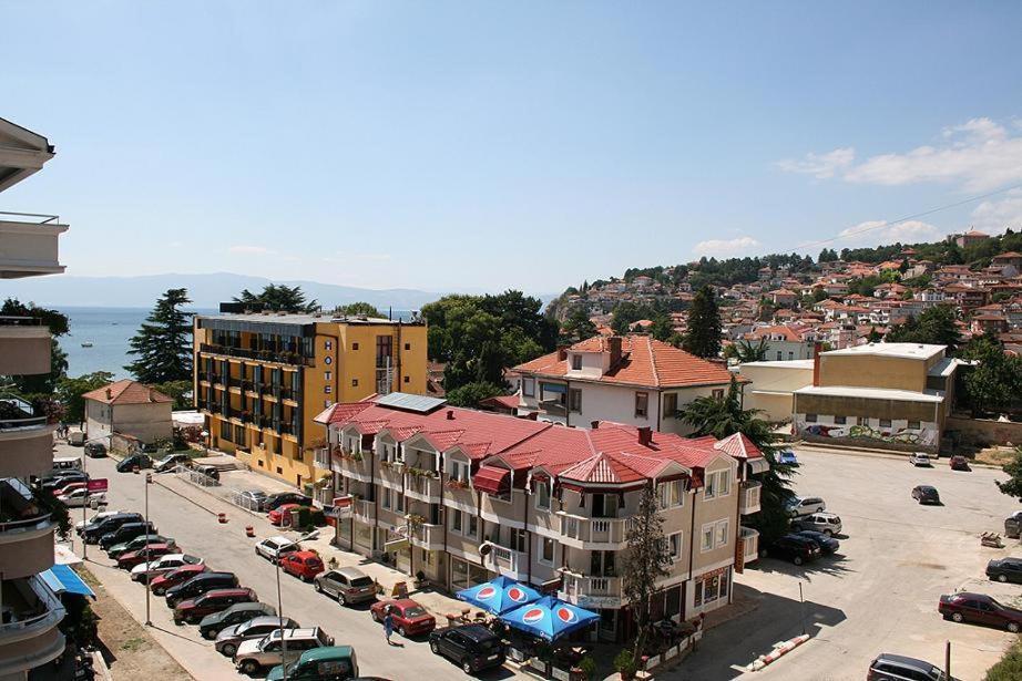 אוהריד Ristevski Apartments מראה חיצוני תמונה